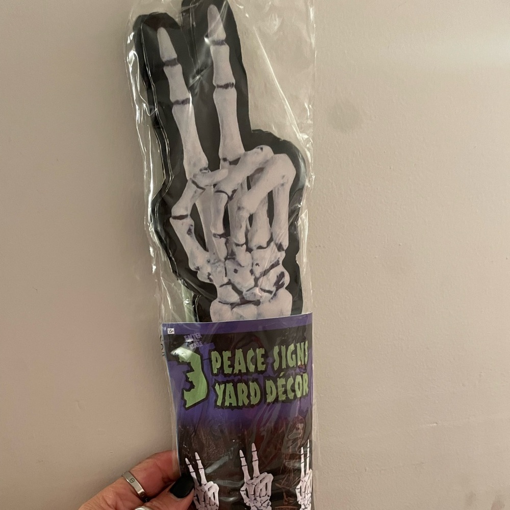 Skeleton Peace Sign Yard Decor